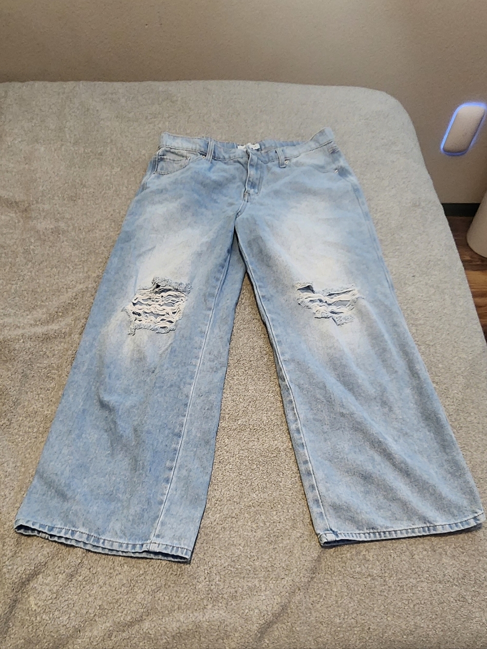 Vanilla Star Light Wash Wide Leg Jeans Distressed Juniors Size L (Fits 11/13)